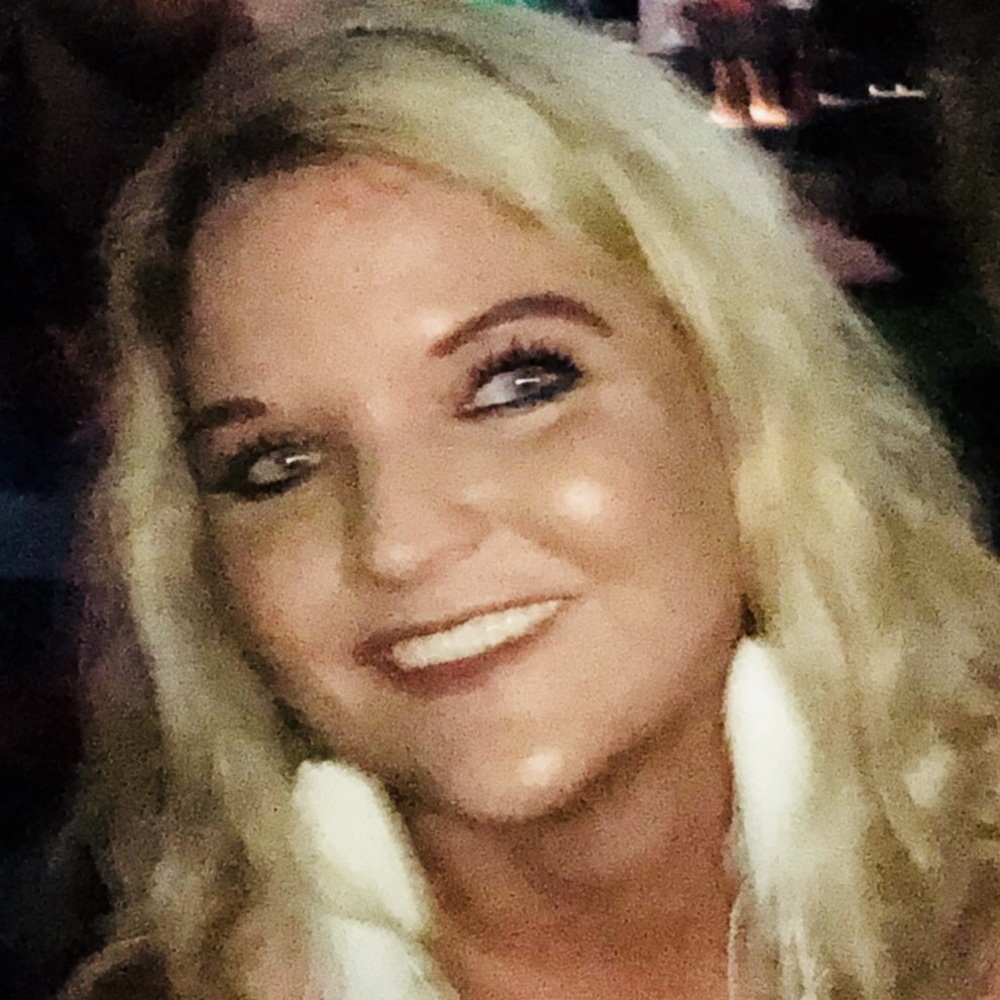 Meet your Posher, Mia